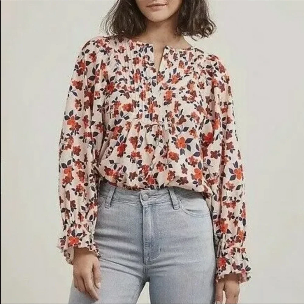 Elizabeth and James Floral Print Long Sleeve Pleated Front Blouse - Picture 1 of 11
